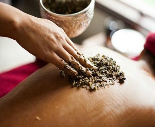 HERBAL BODY SCRUB​ massage